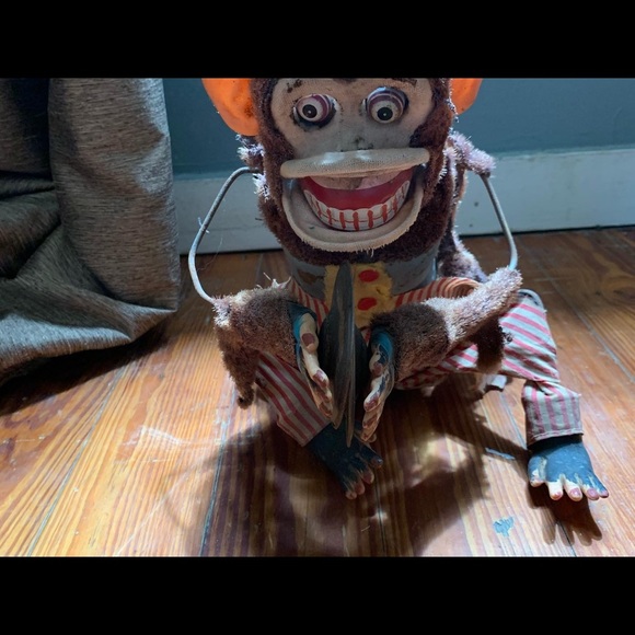 Creepy toy monkey - Picture 3 of 5